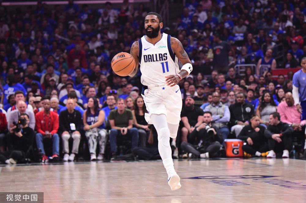 他总是毫不 他总是毫不